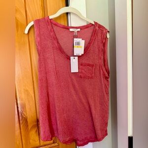 NWT Cable & Gauge pocket tissue tank top